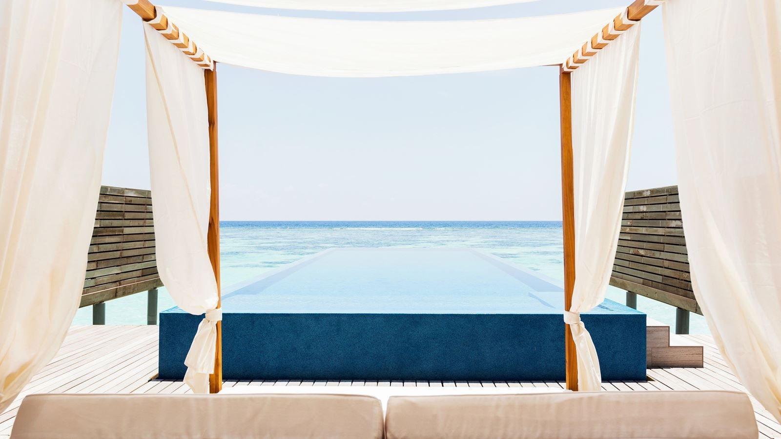 rooms-temptation-pool-water-villa