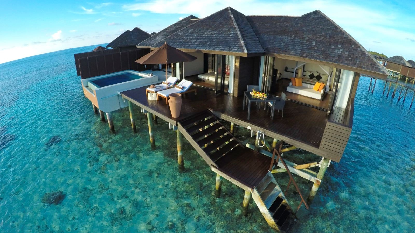 rooms-sunset-water-suite