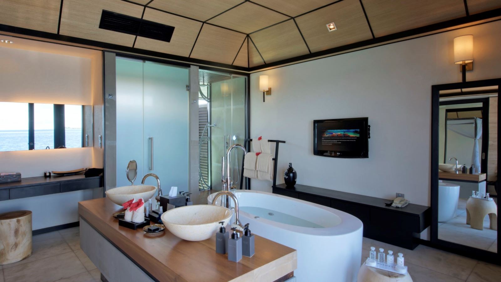 rooms-deluxe-water-villa-with-plunge-pool