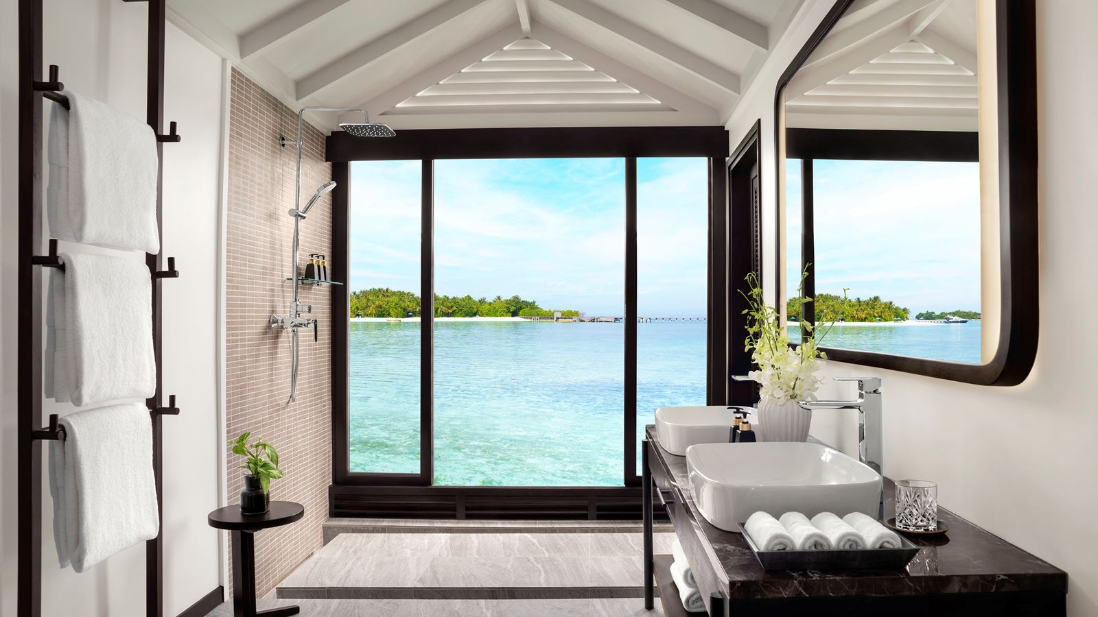 rooms-superior-over-water-villa