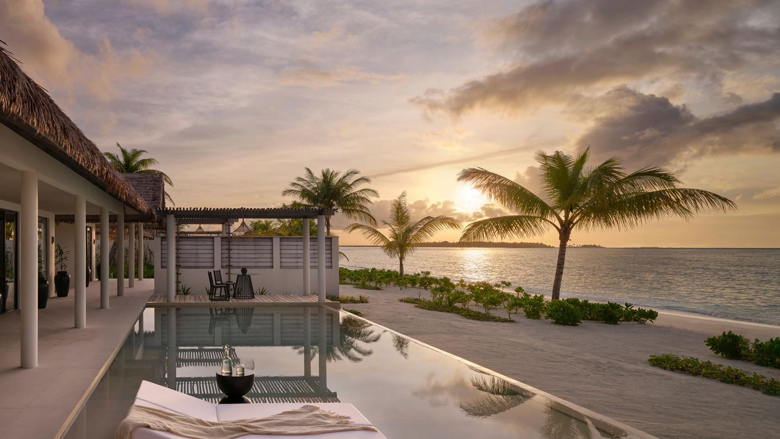 rooms-two-bedroom-residence-with-two-beach-pools