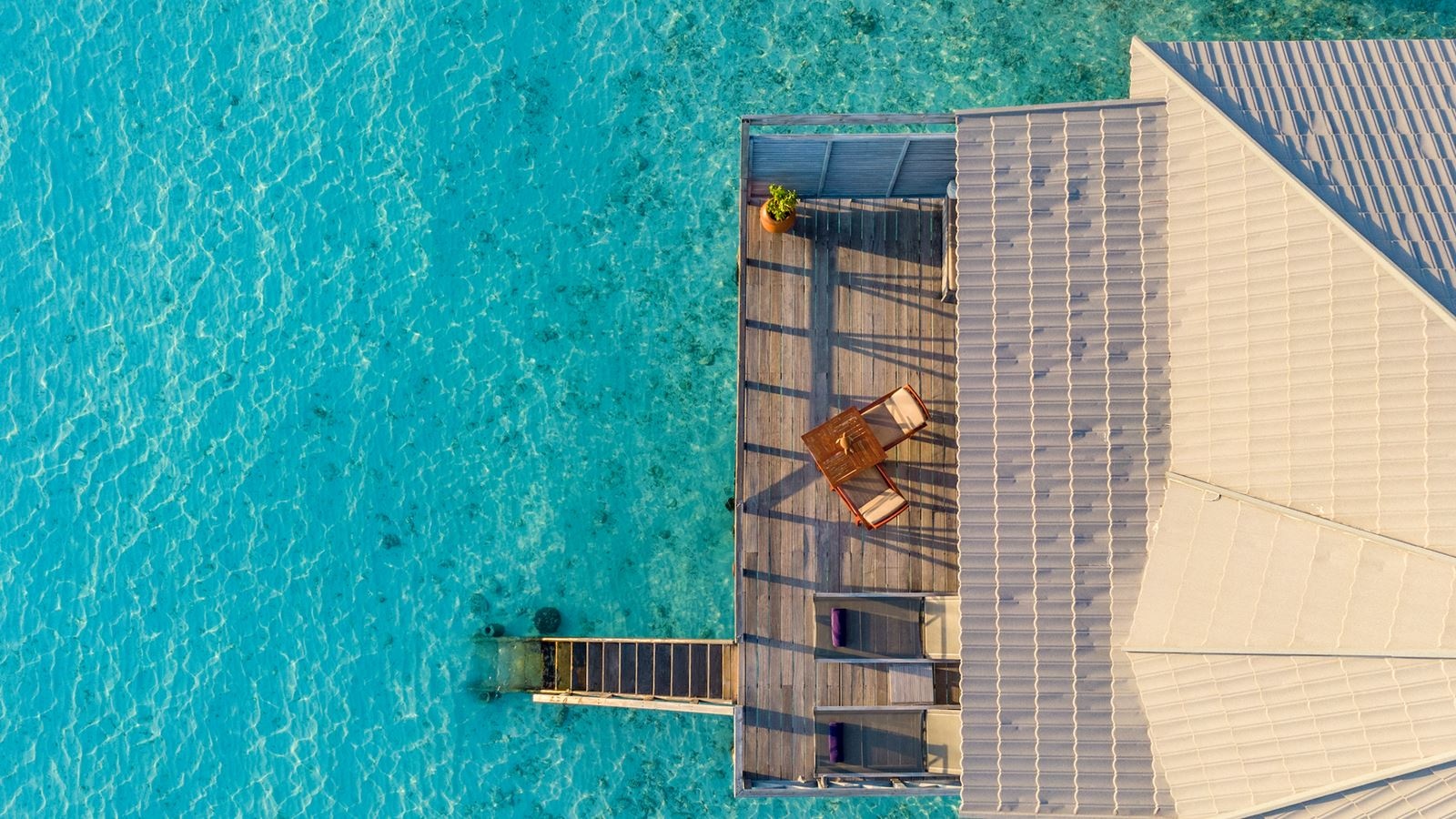 rooms-ocean-jacuzzi-water-villa
