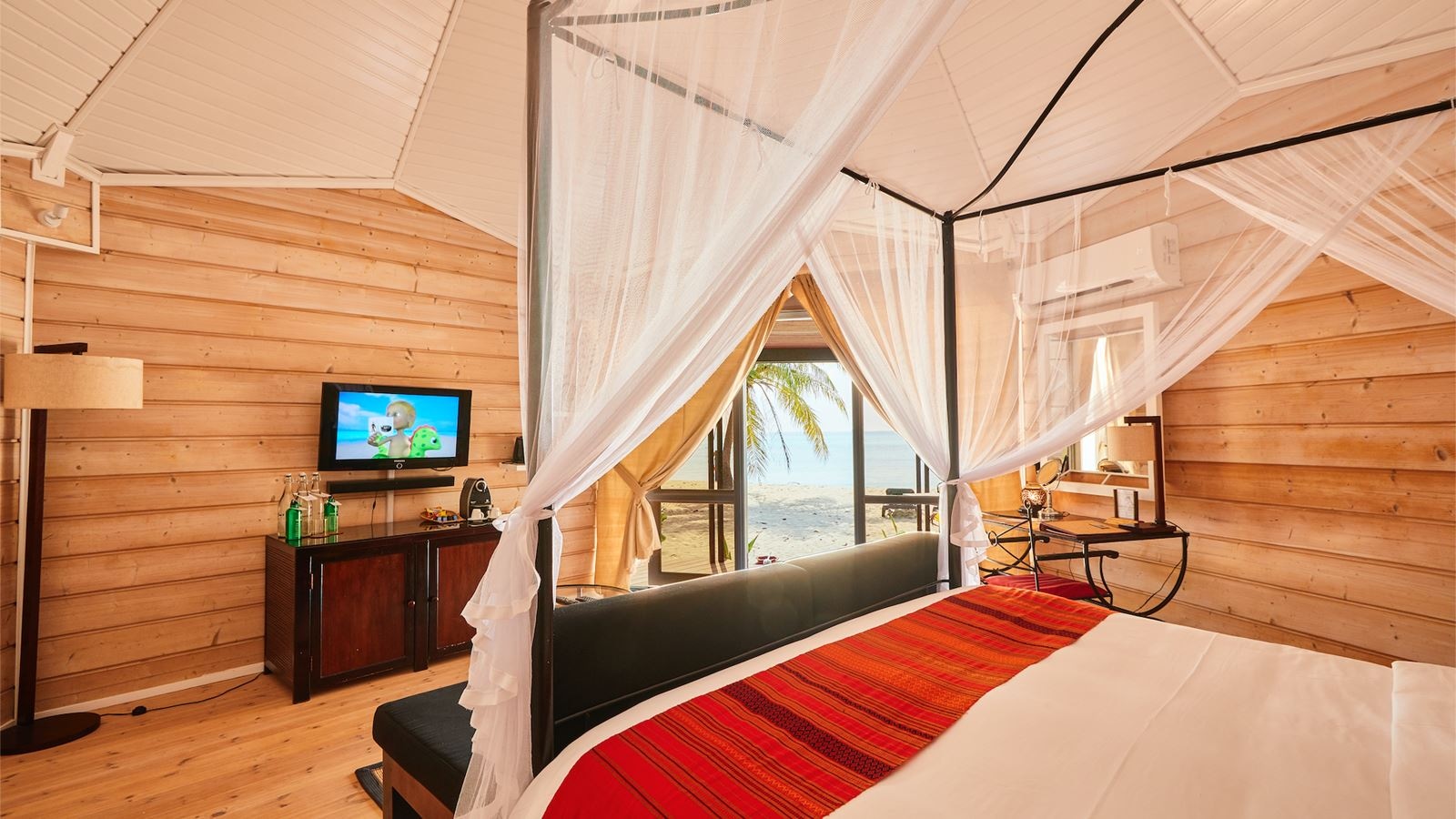rooms-jacuzzi-beach-villas