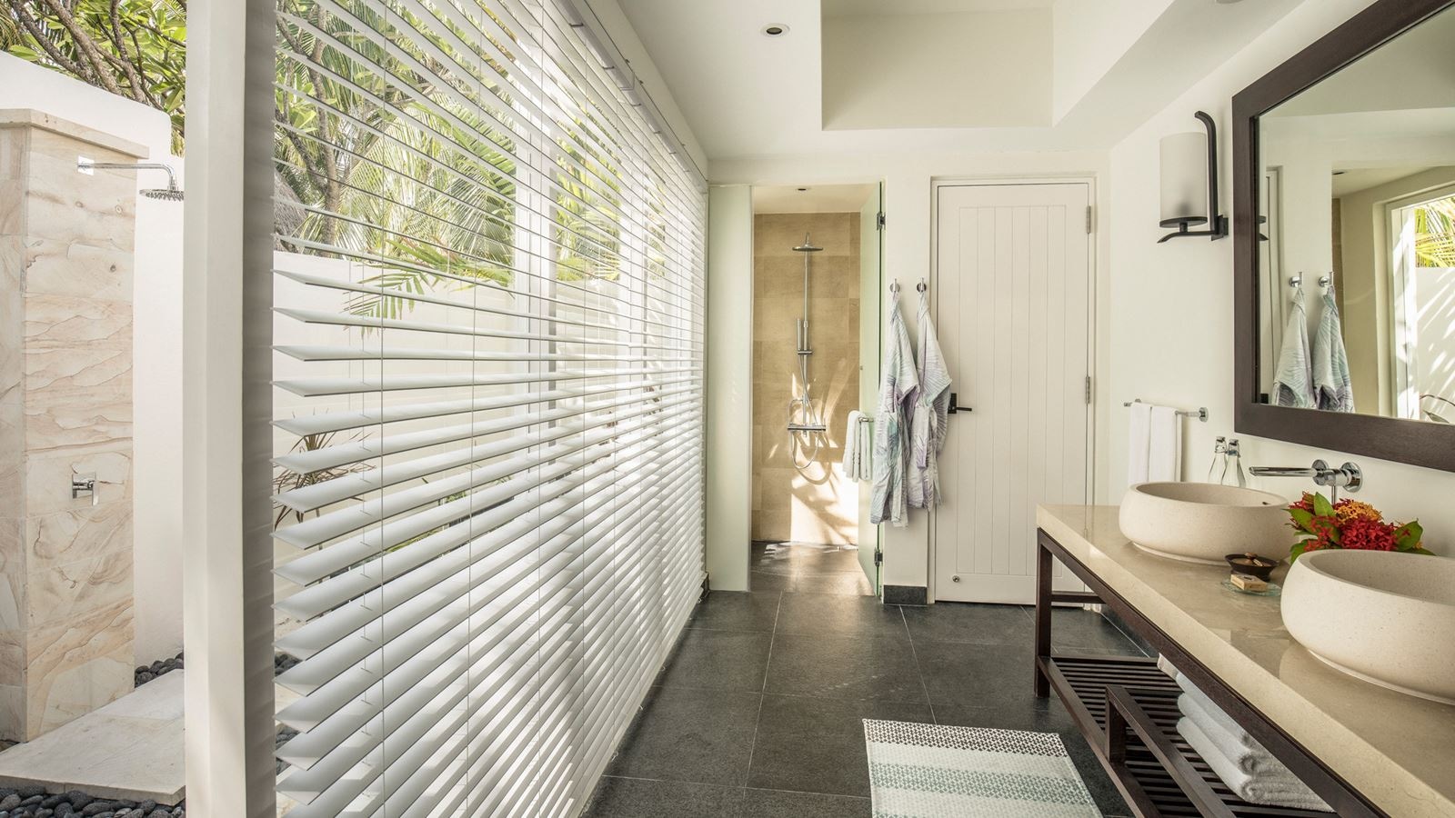 rooms-two-bedroom-beach-pavilion-with-pool