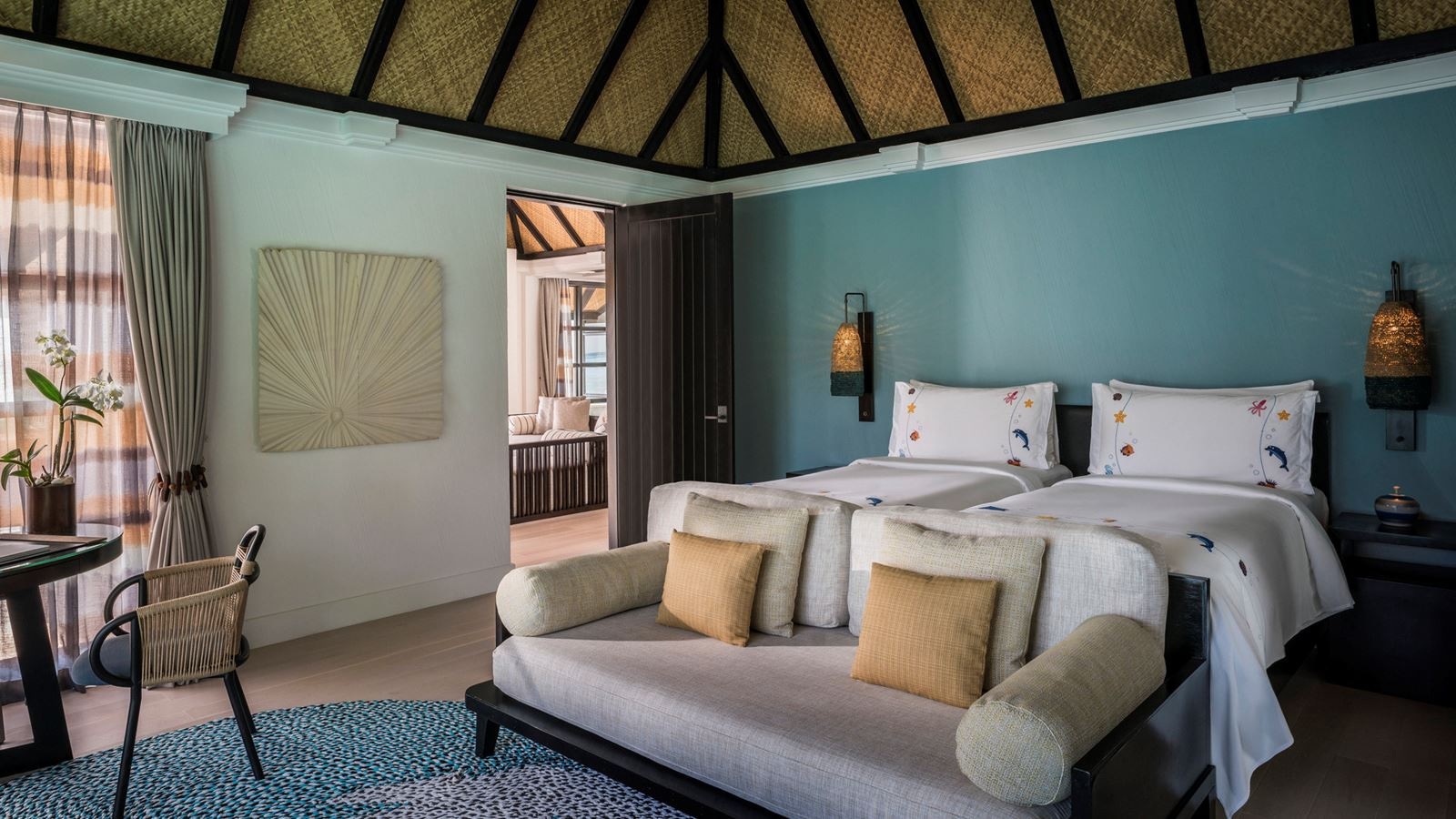 rooms-three-bedroom-water-suite-with-pool