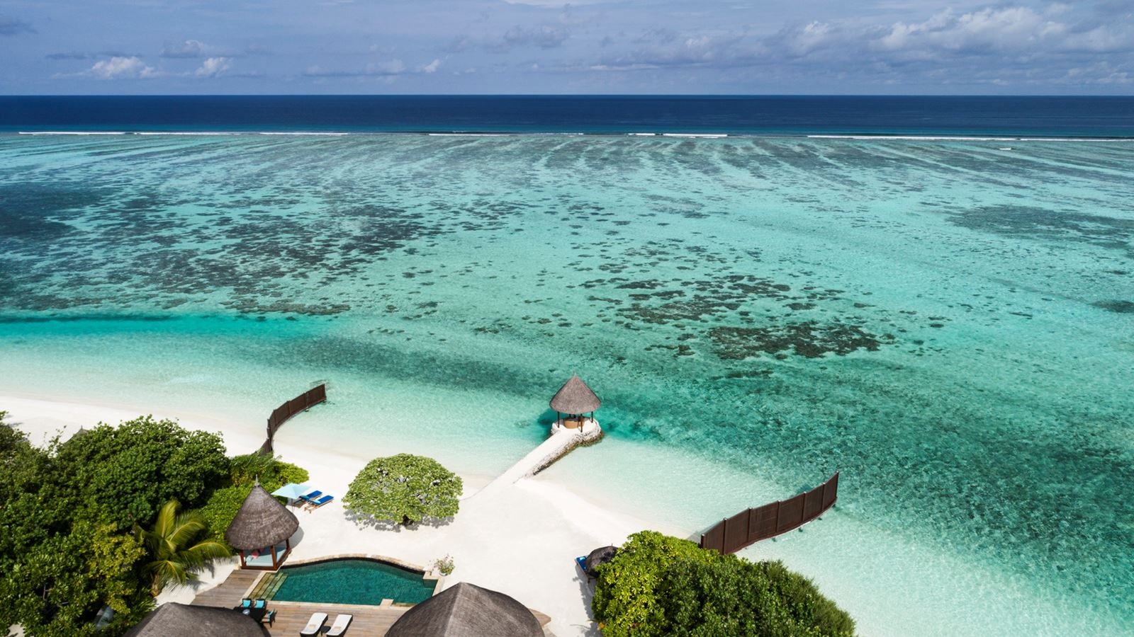 rooms-two-bedroom-royal-beach-villa