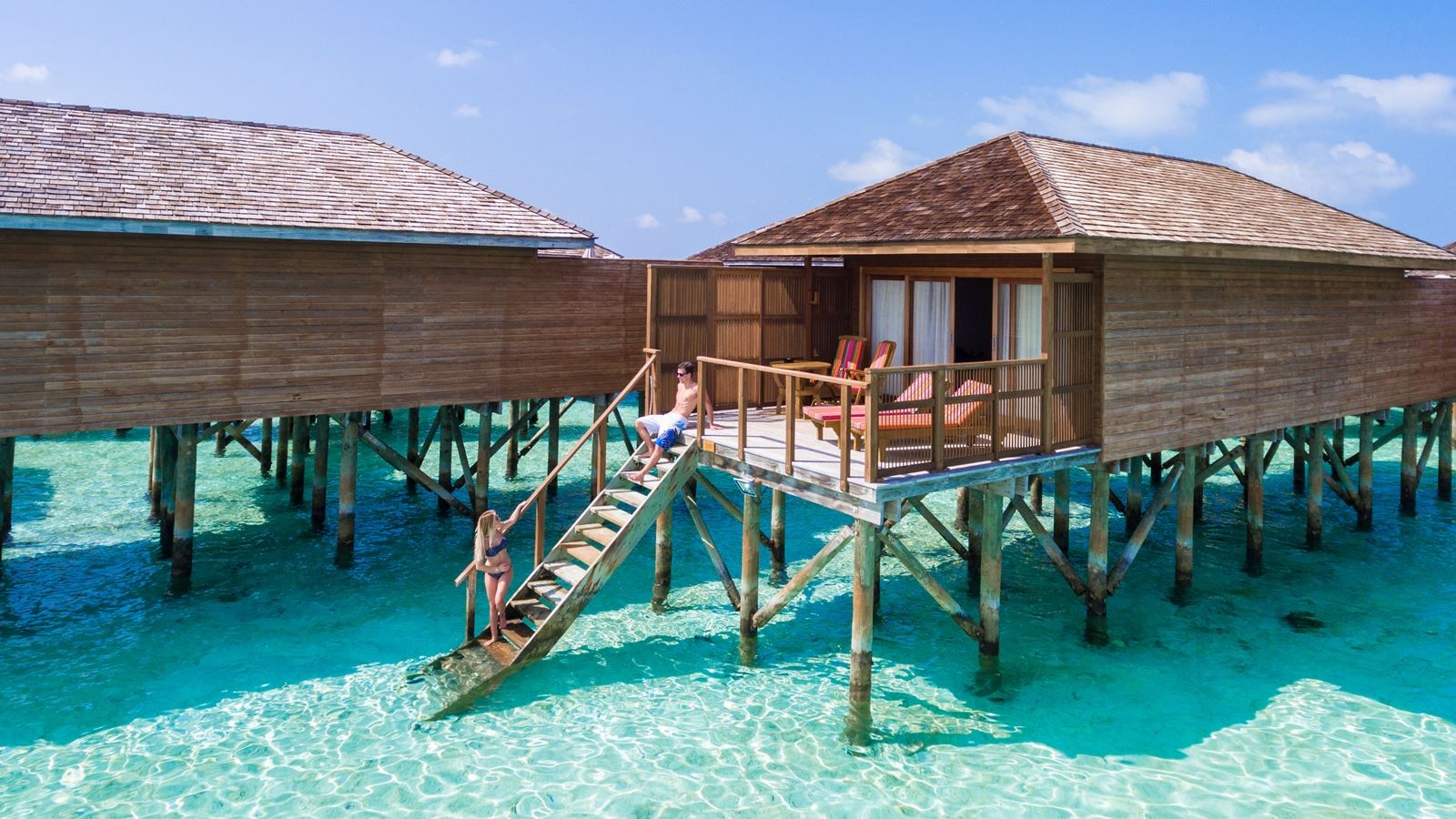 rooms-jacuzzi-water-villa