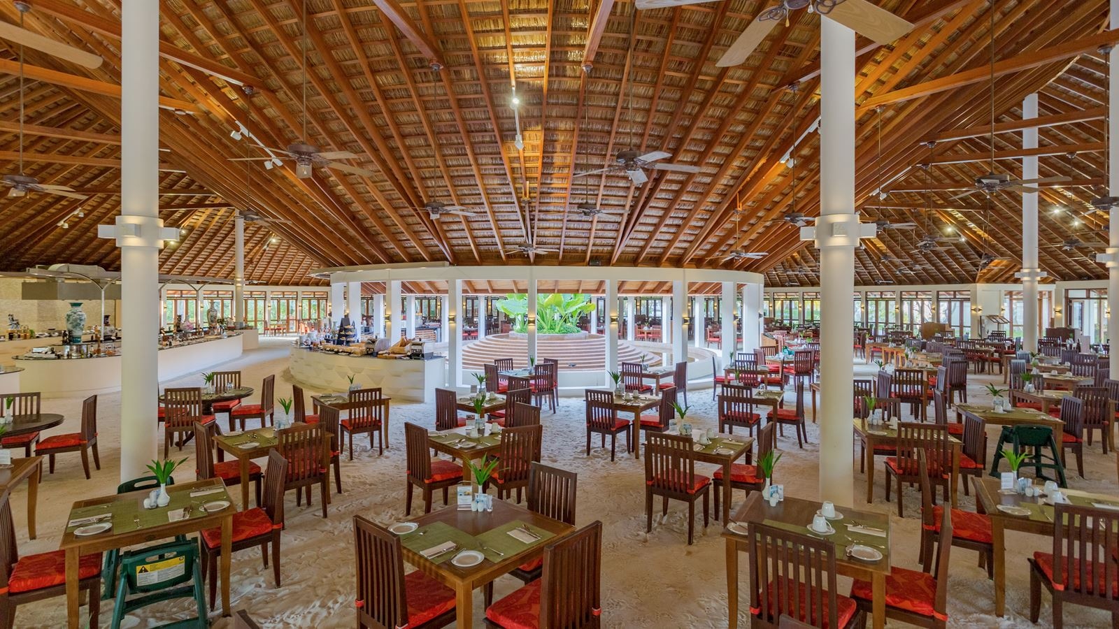 restaurants-farivalhu-restaurant
