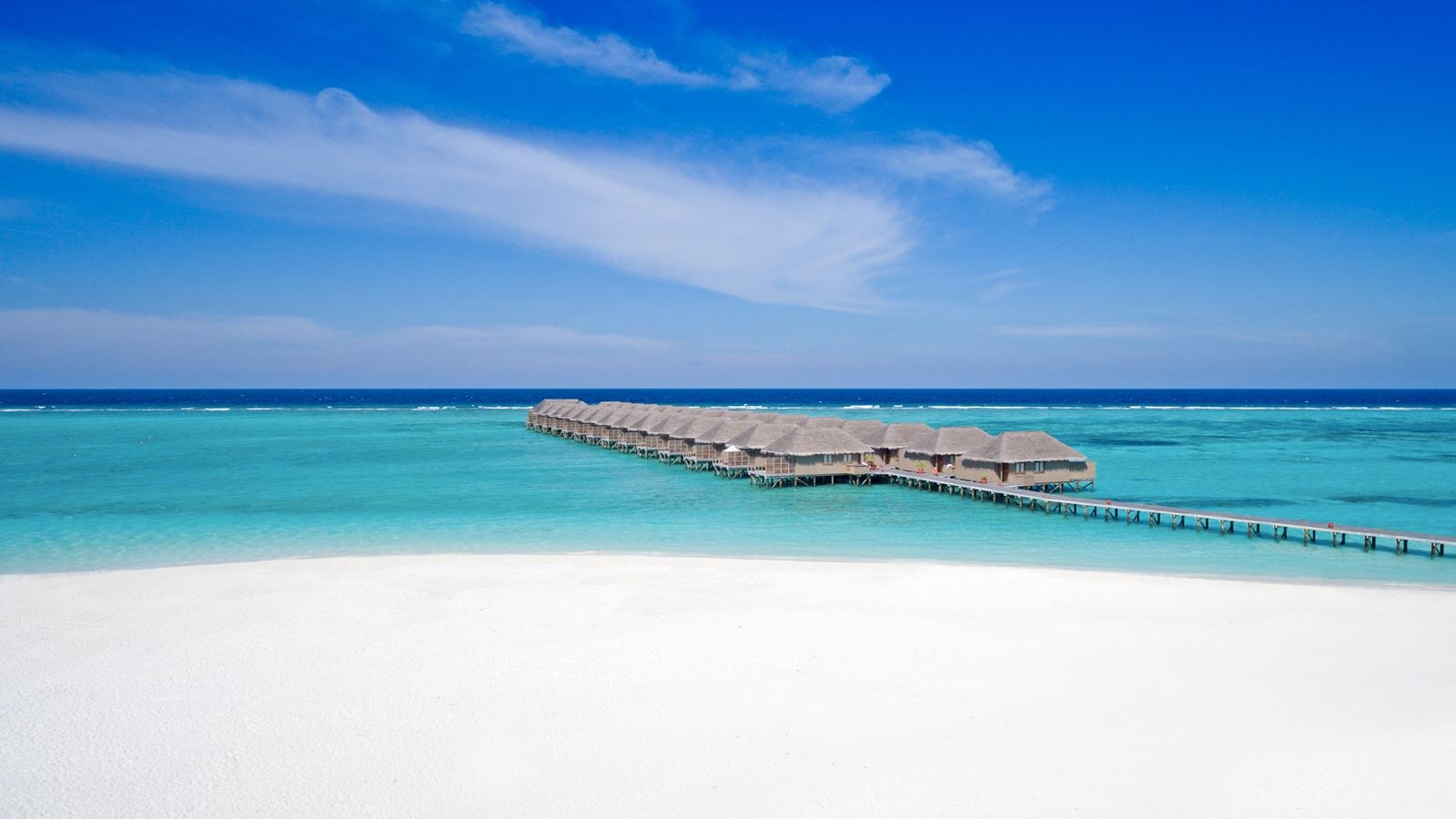 rooms-jacuzzi-water-villa