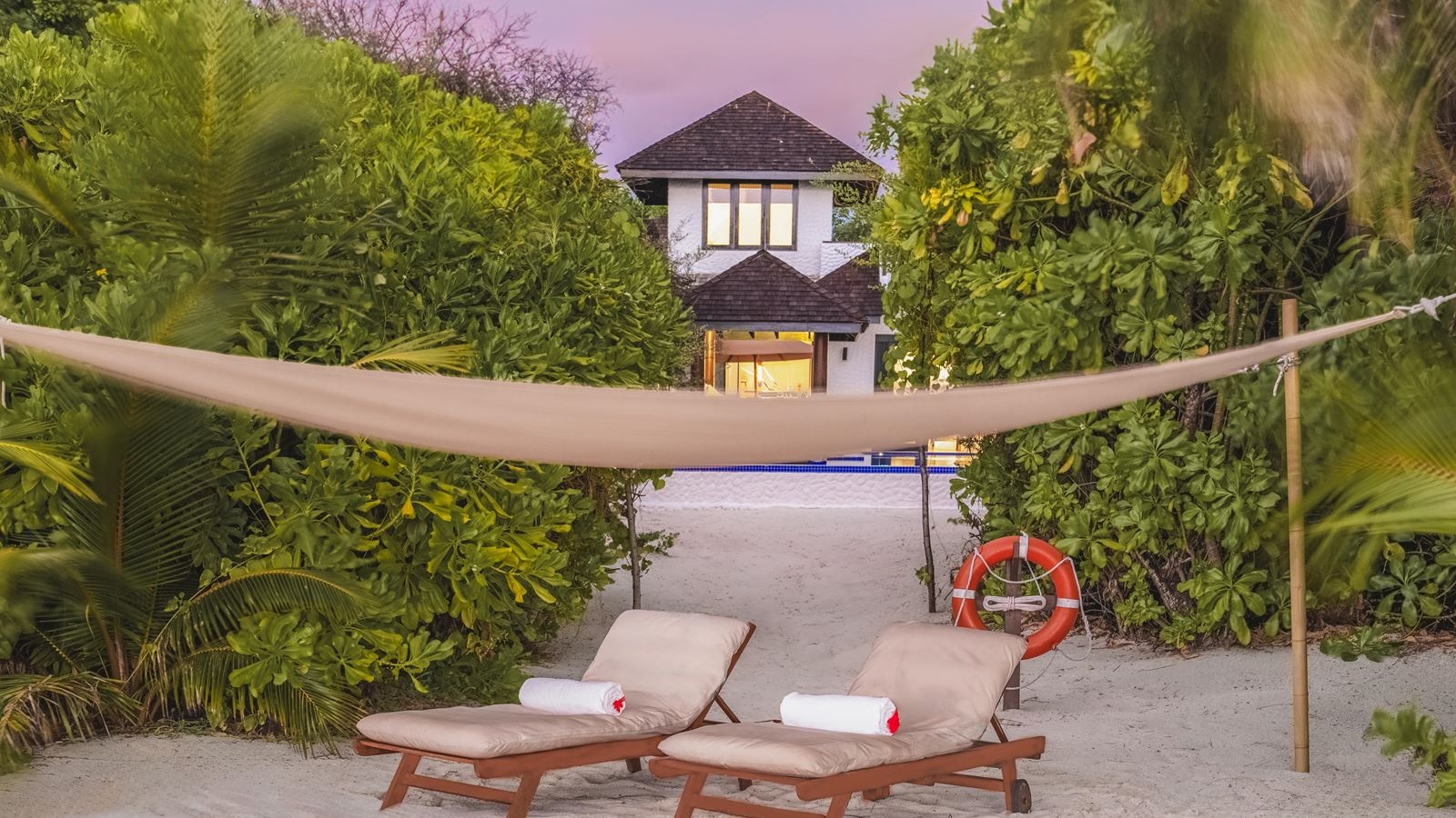 rooms-sunset-beach-residence-with-pool