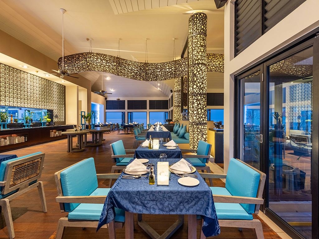 restaurants-azzurro-restaurant-and-bar