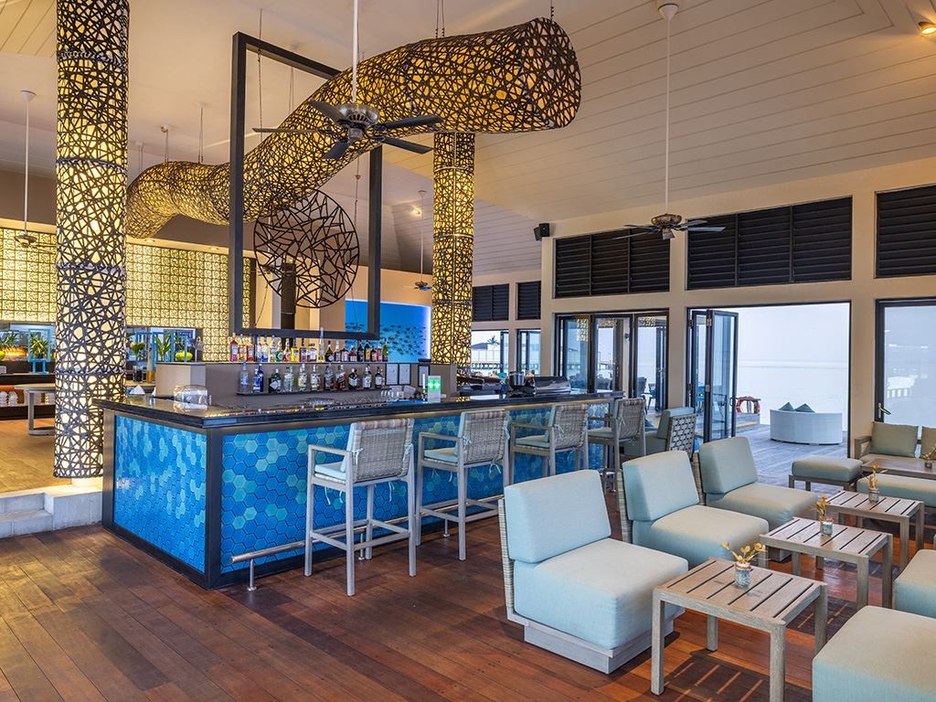 bars-azzurro-restaurant-and-bar