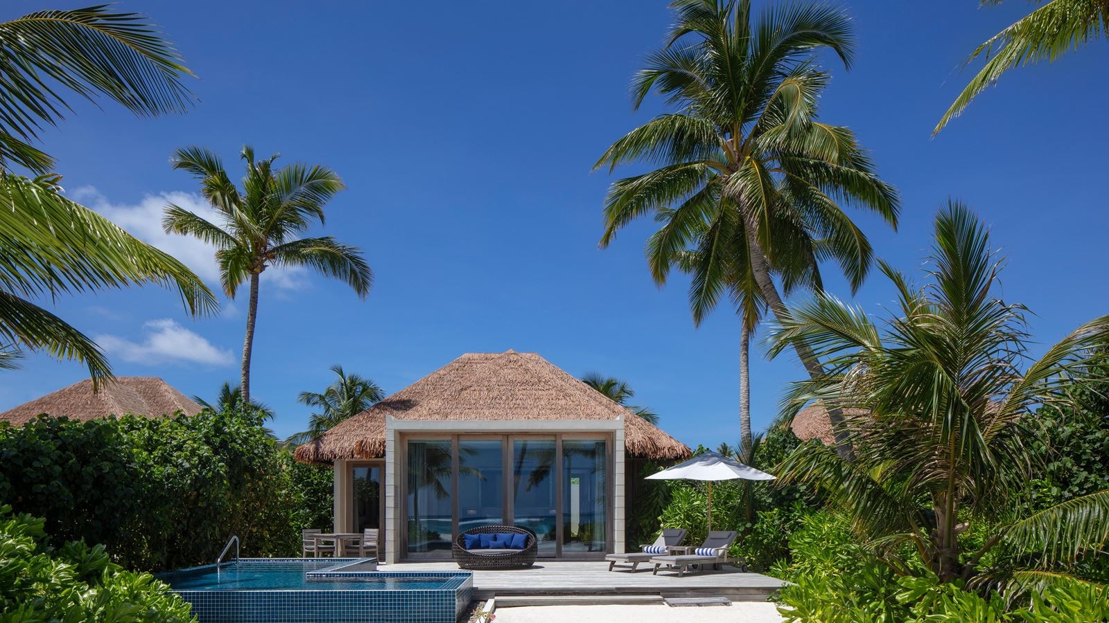 rooms-beach-villa--pool--sunset-view