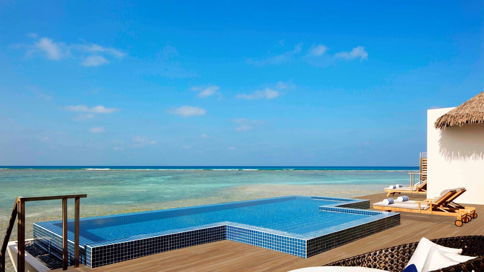 rooms-overwater-villa--3-bedrooms--pool--lagoon-view