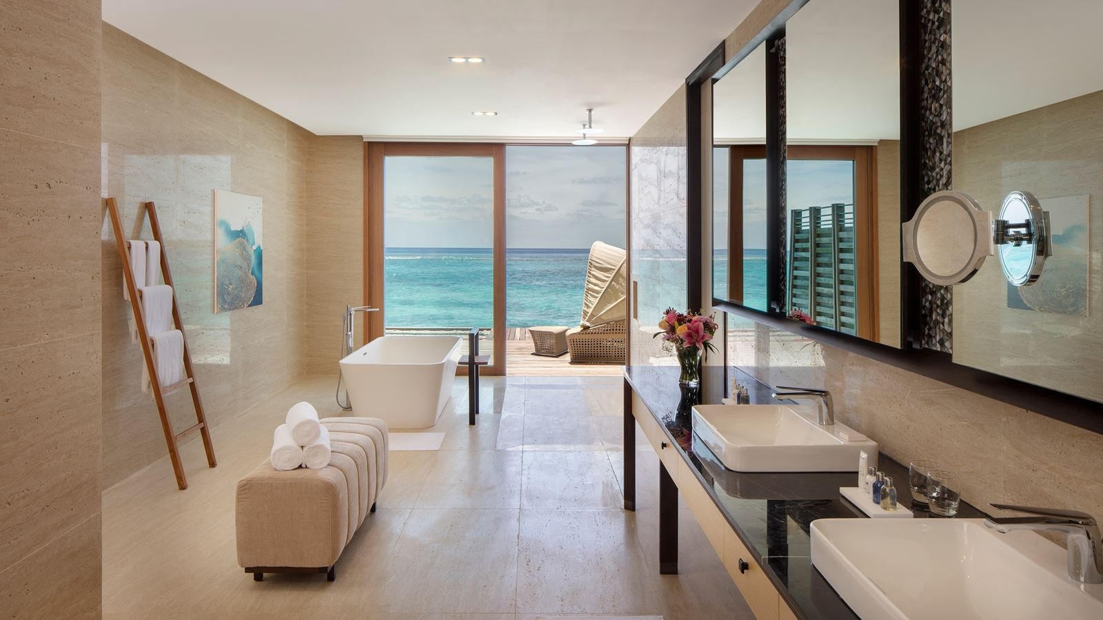 rooms-three-bedroom-overwater-royal-residence