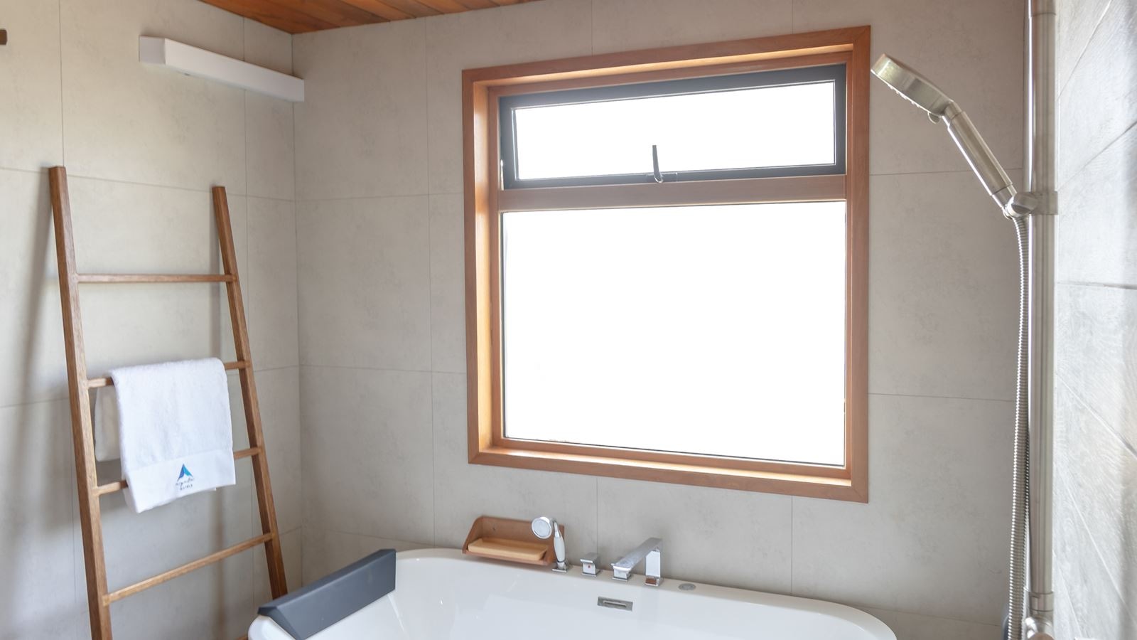 rooms-super-deluxe-two-bedroom-seaview-with-balcony