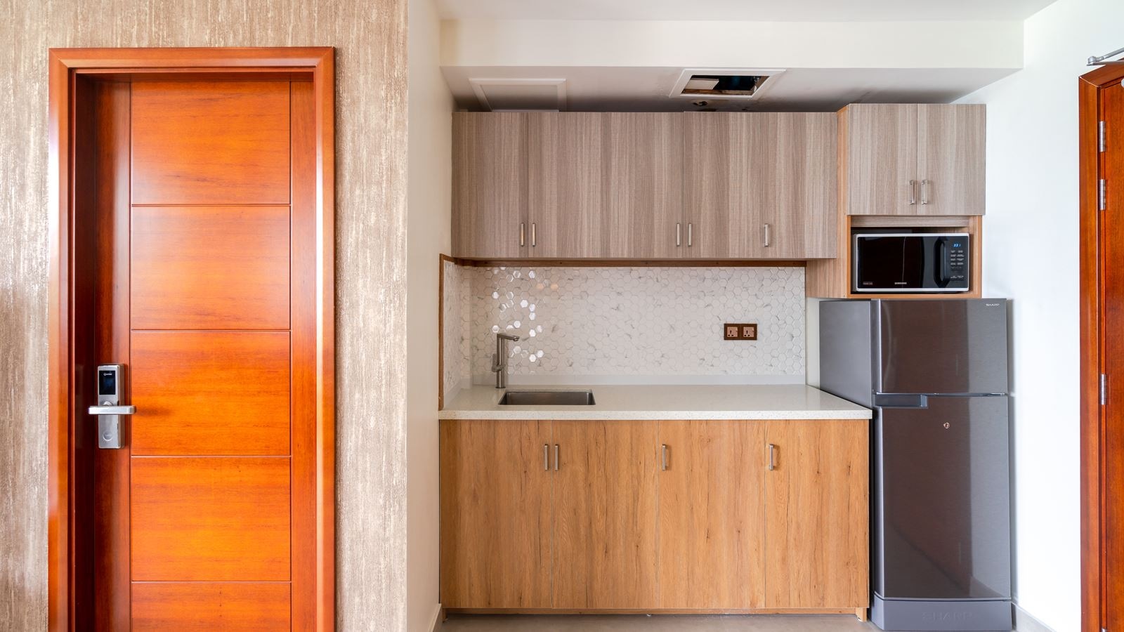 rooms-super-deluxe-two-bedroom-seaview-with-balcony