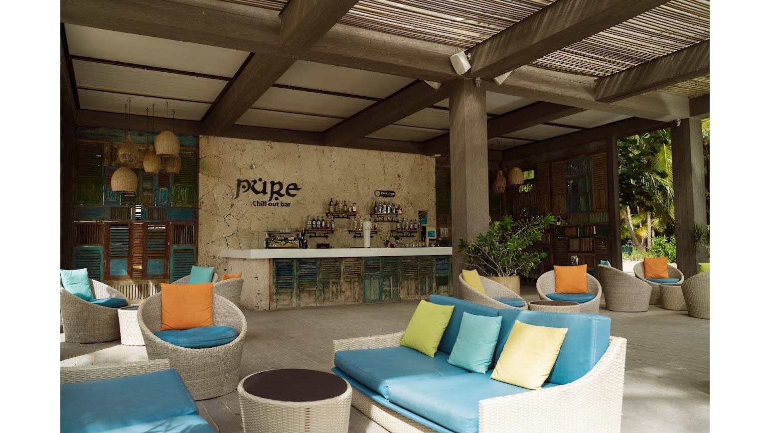 bars-pure-chill-out-bar-beach-bar-for-privileged-guests