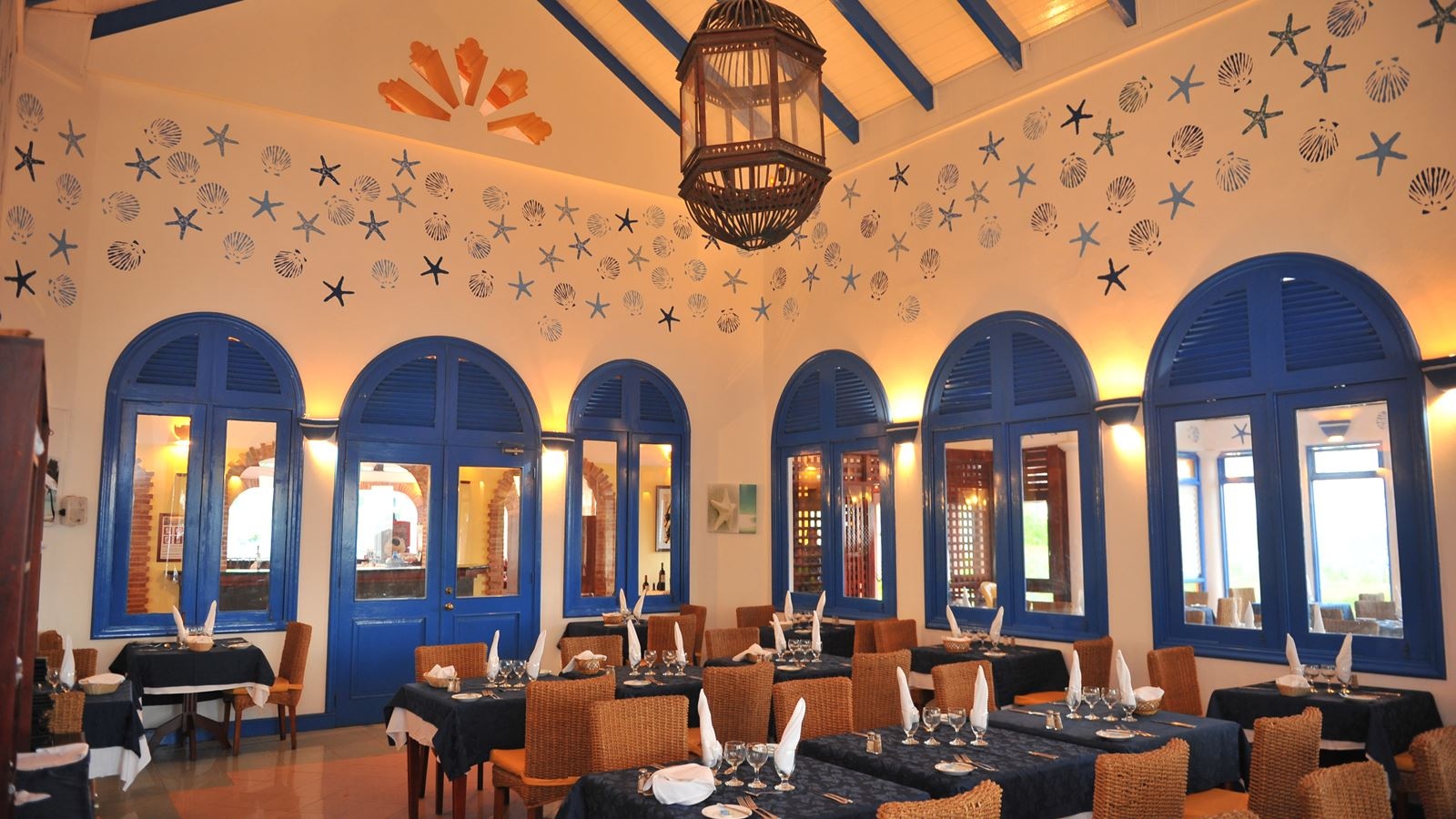 restaurants-a-la-cartaestrella-del-mar