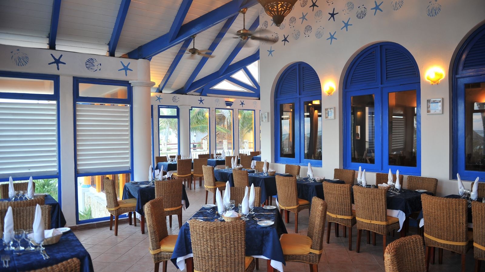 restaurants-a-la-cartaestrella-del-mar