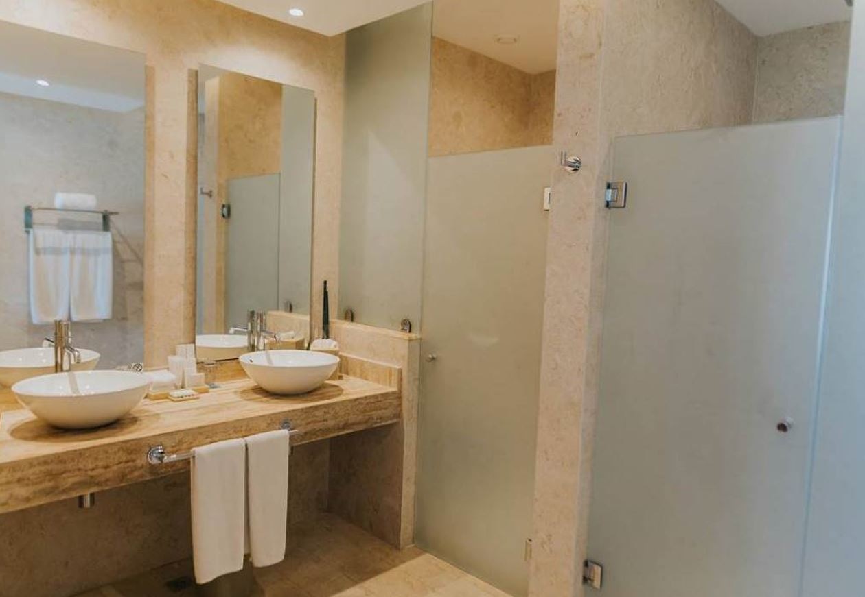 rooms-castle-suite-ocean-front