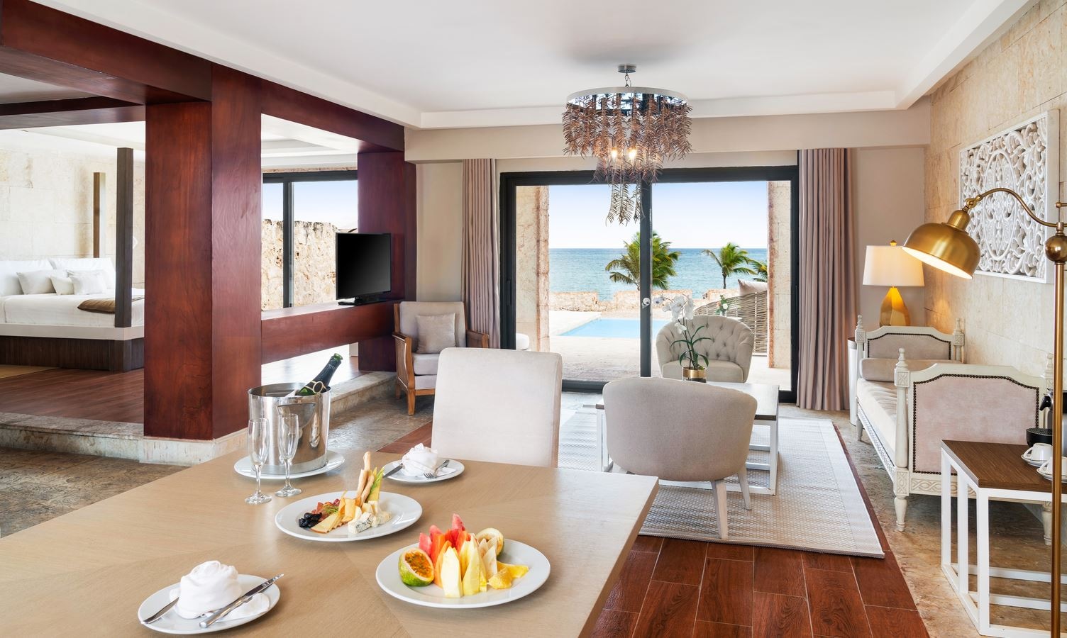 rooms-castle-honeymoon-suite-private-pool