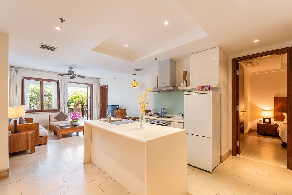 rooms-two-bedroom-suite-with-garden-view-and-kitchen