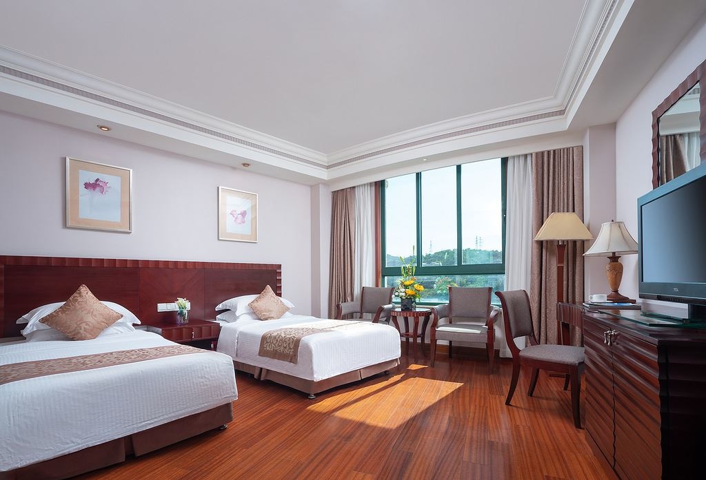 rooms-deluxe-king-room