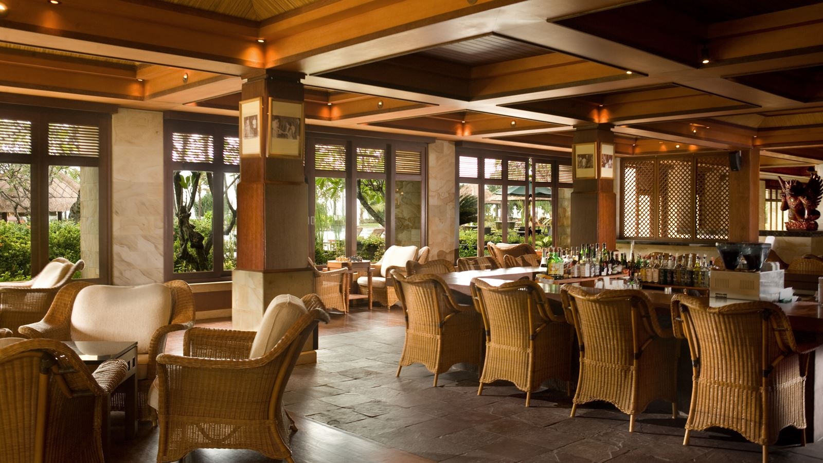 restaurants-the-lobby-lounge