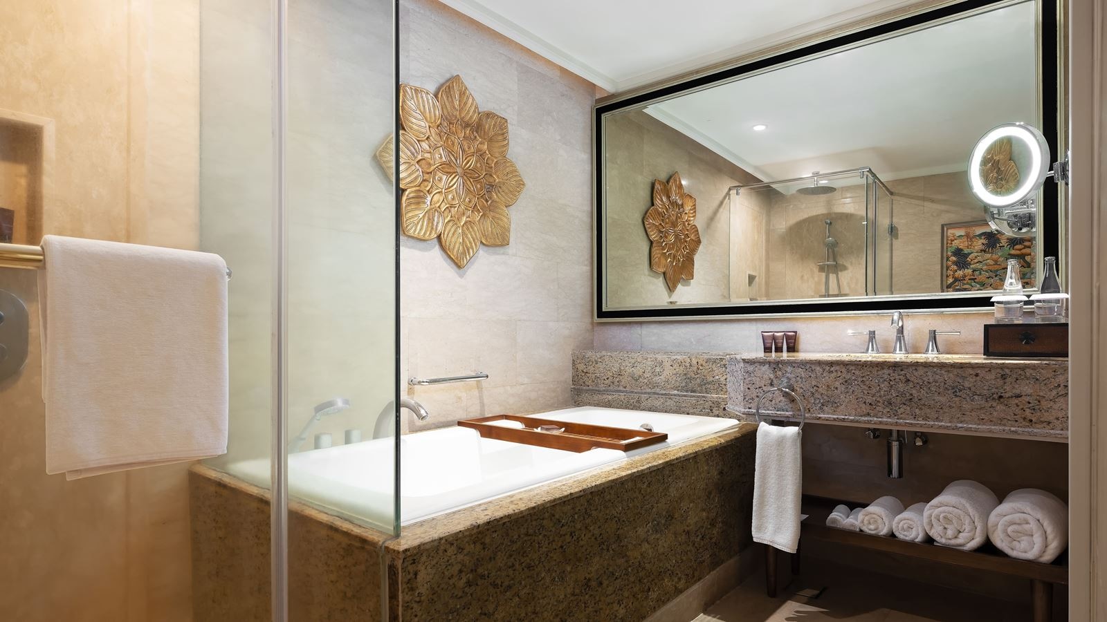 rooms-classic-garden-view-balcony