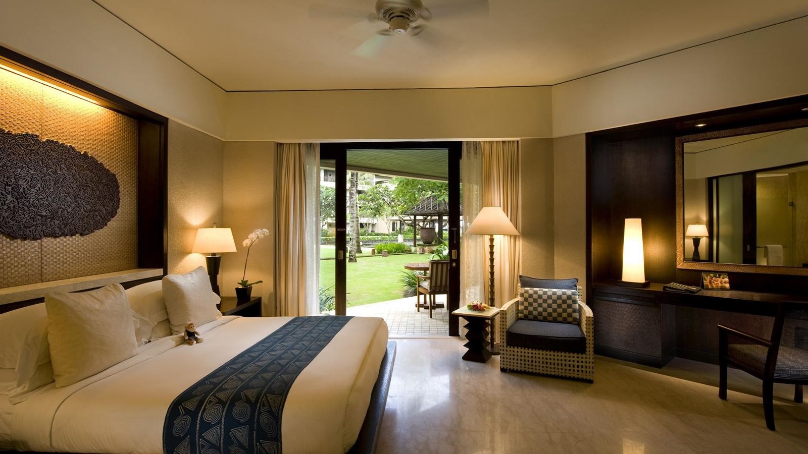 rooms-deluxe-garden-king