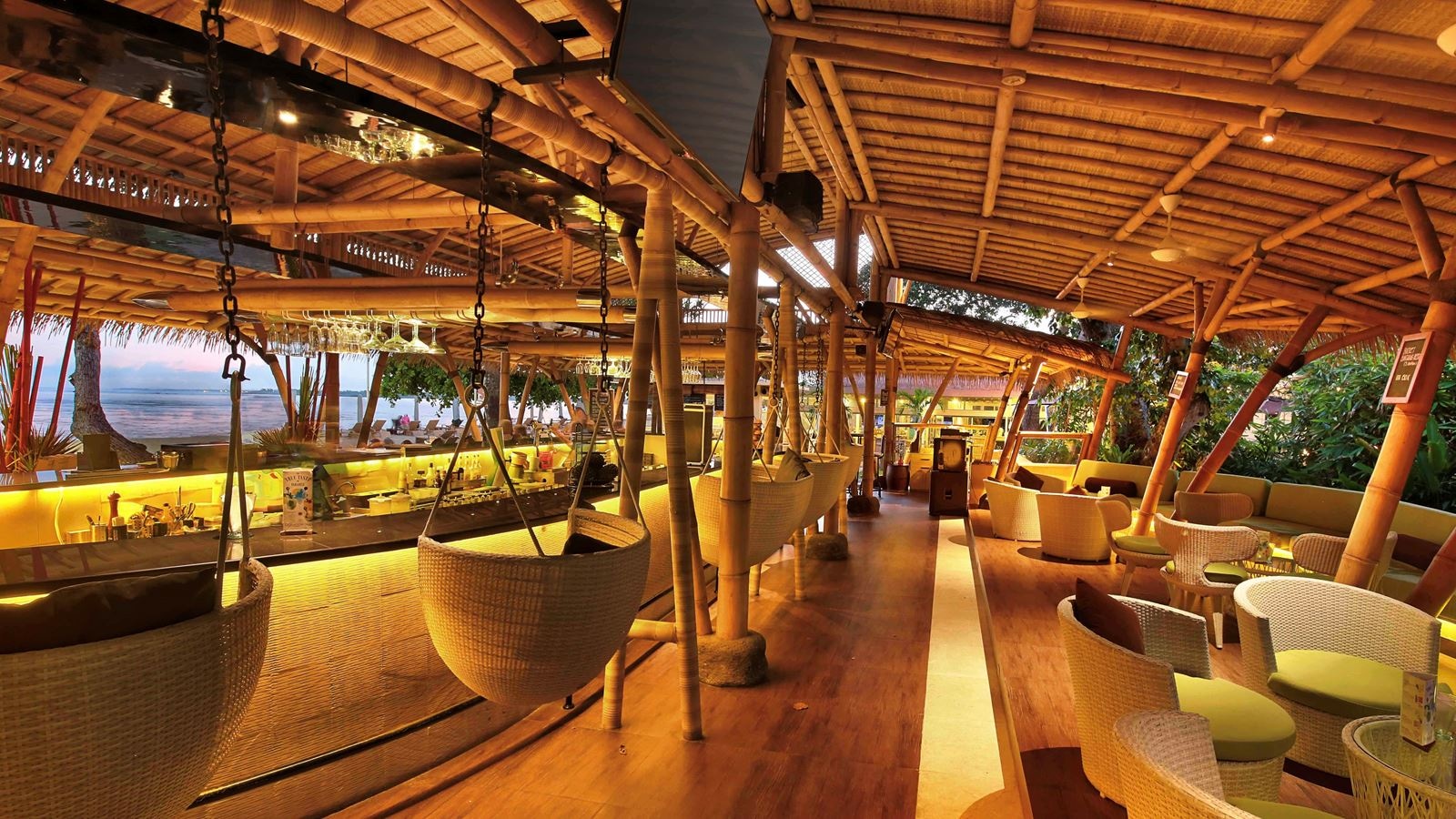 restaurants-bamboo-beach-bar--lounge