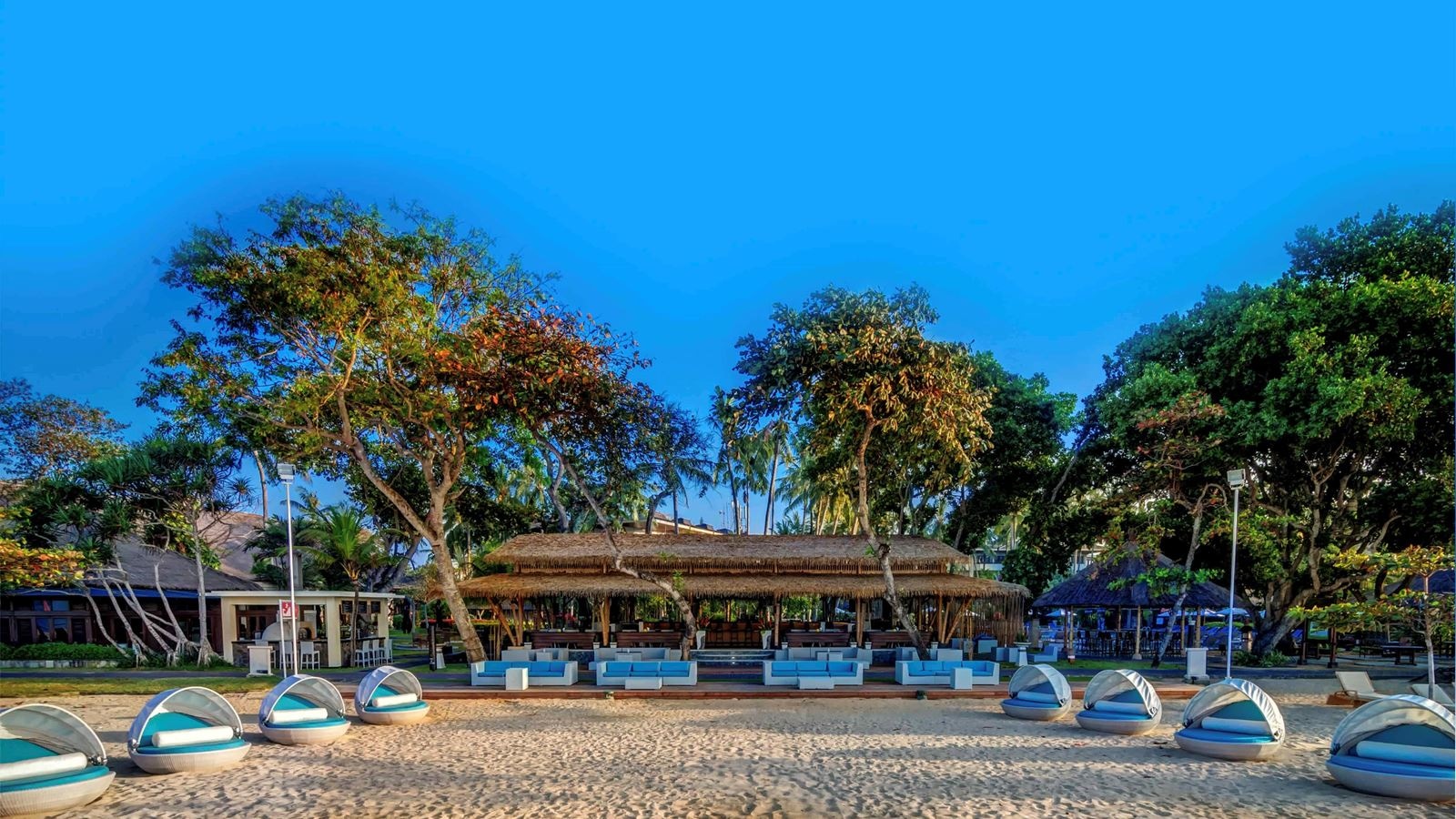 restaurants-bamboo-beach-bar--lounge