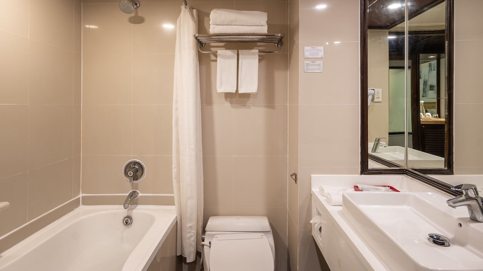 rooms-premier-balcony