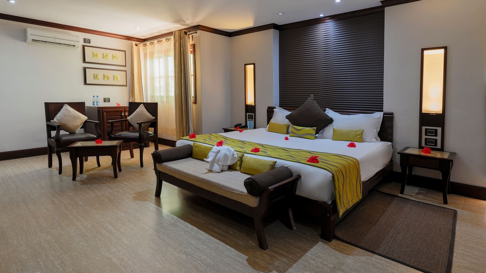 rooms-deluxe-room