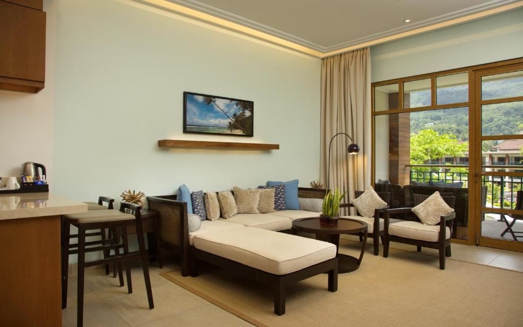 rooms-suite-with-kitchenette