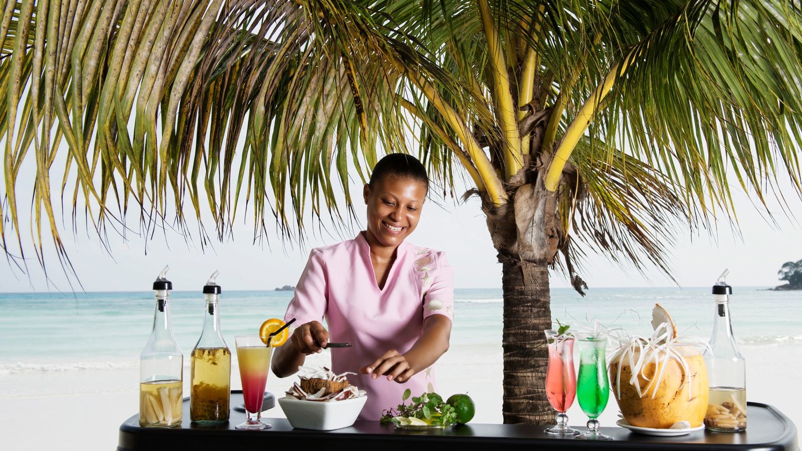 bars-cocktails-and-sunbeds