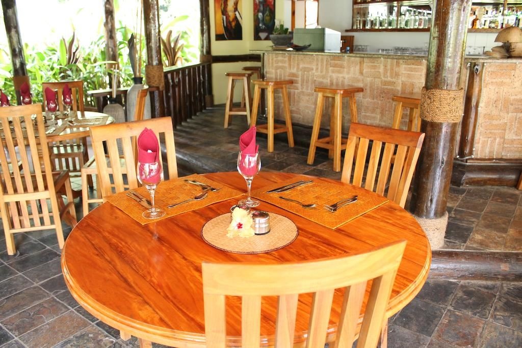 restaurants-restaurant