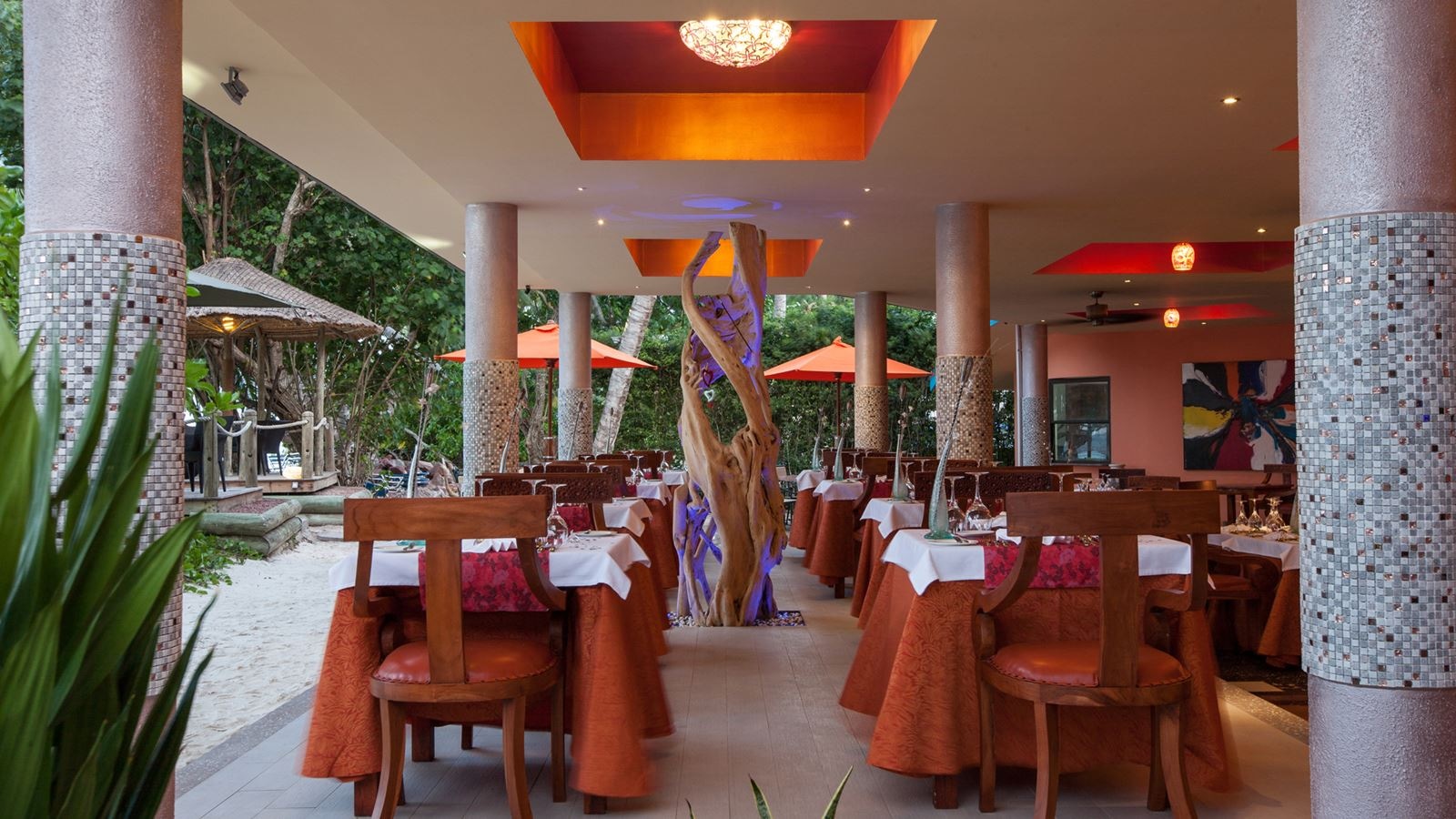 restaurants-cafe-des-arts-restaurant