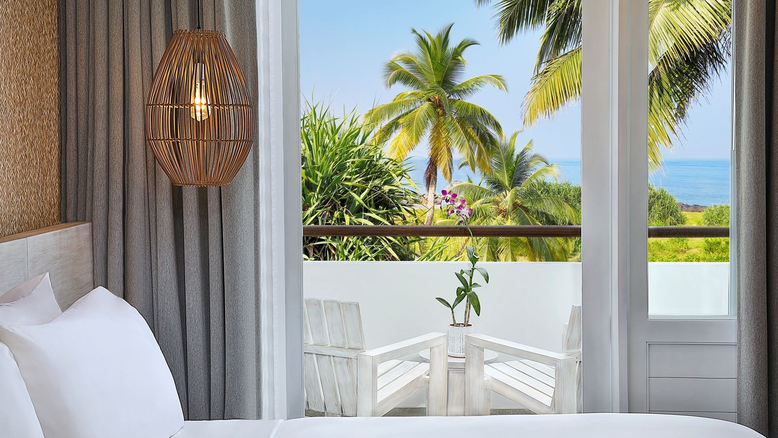 rooms-avani-deluxe-ocean-view-room