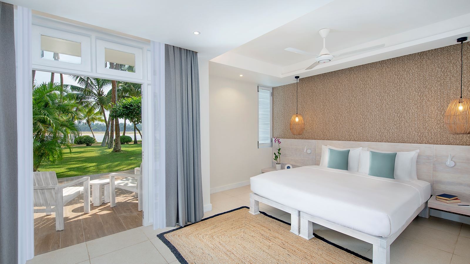 rooms-avani-ocean-view-suite