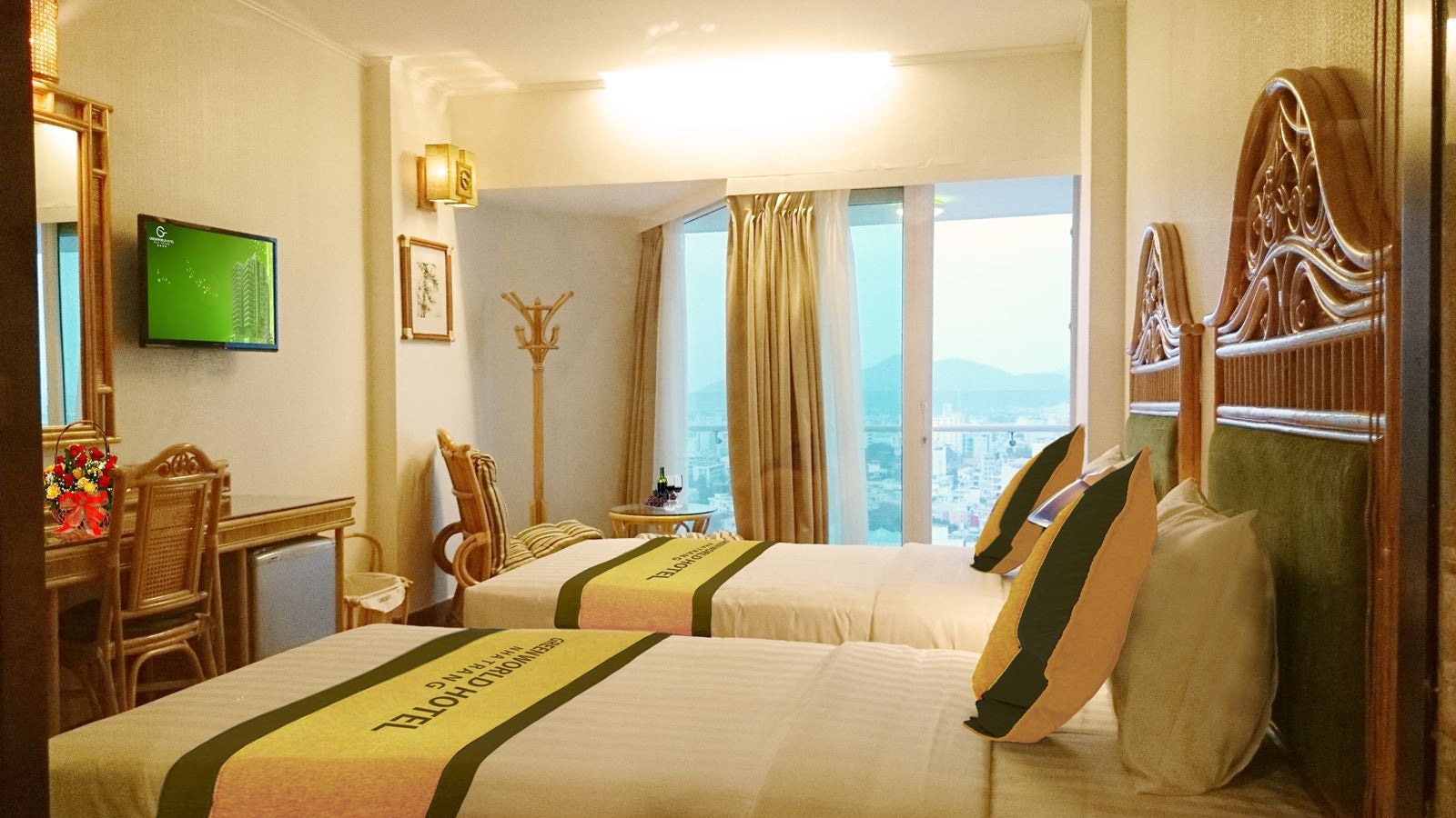 rooms-deluxe-with-balcony