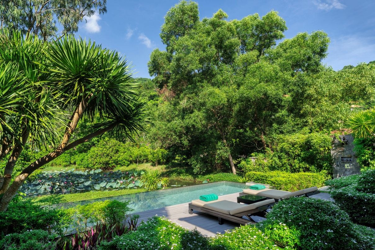 rooms-lagoon-pool-villa