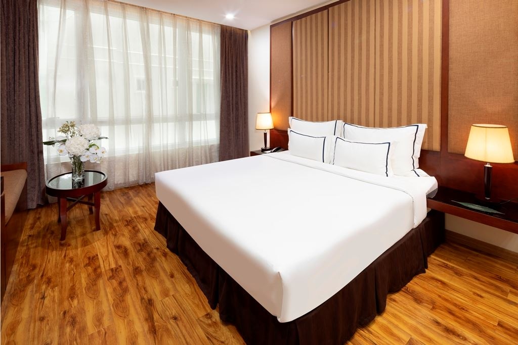 rooms-premier-sakura-window