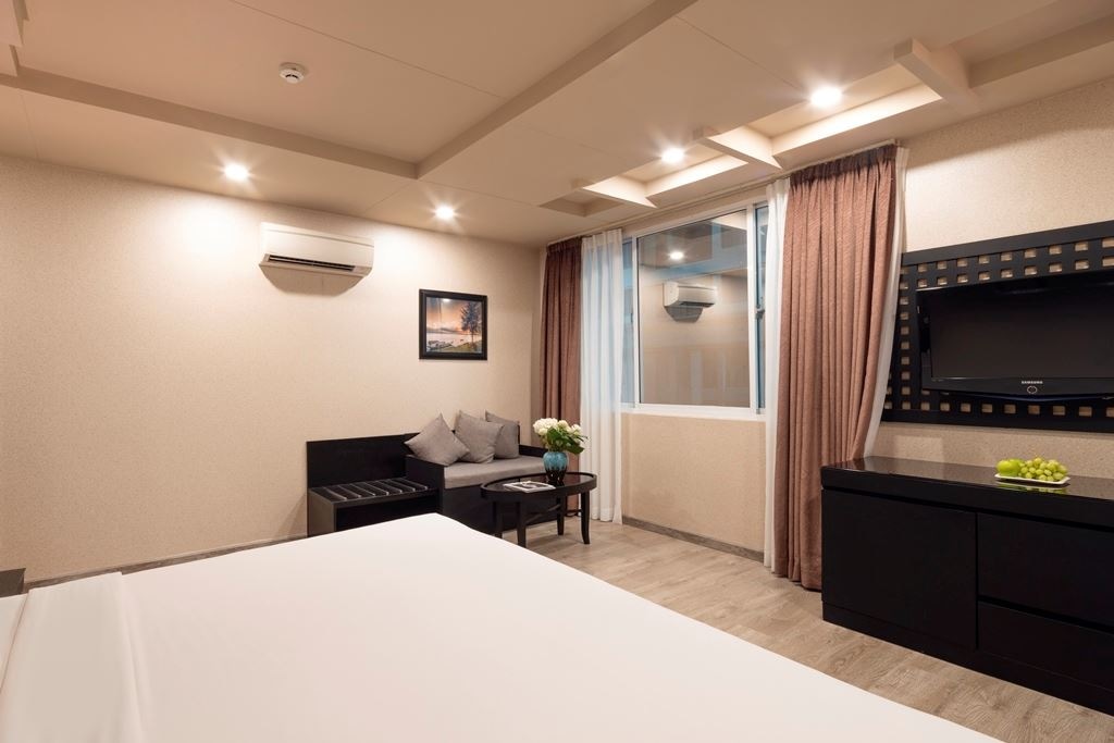 rooms-premier-window