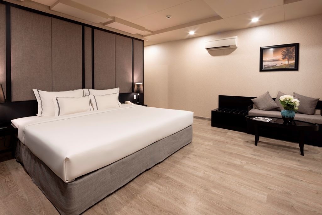 rooms-premier-window