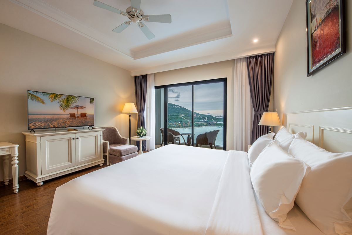 rooms-deluxe-ocean-view