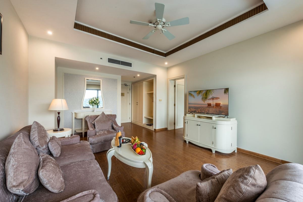 rooms-executive-suite-ocean-view