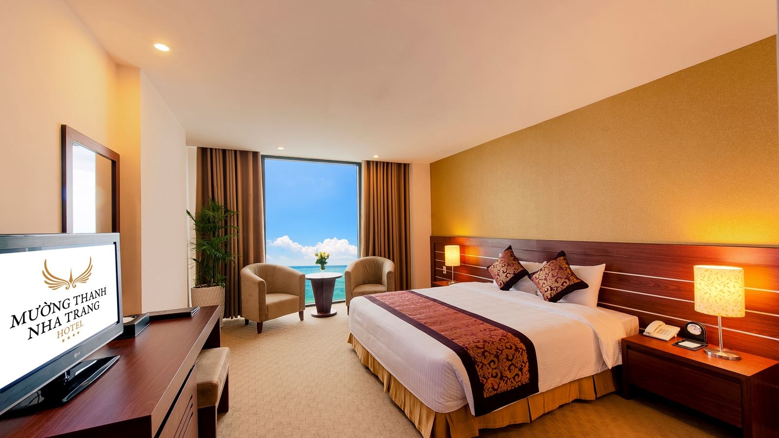 rooms-deluxe-king-ocean-view