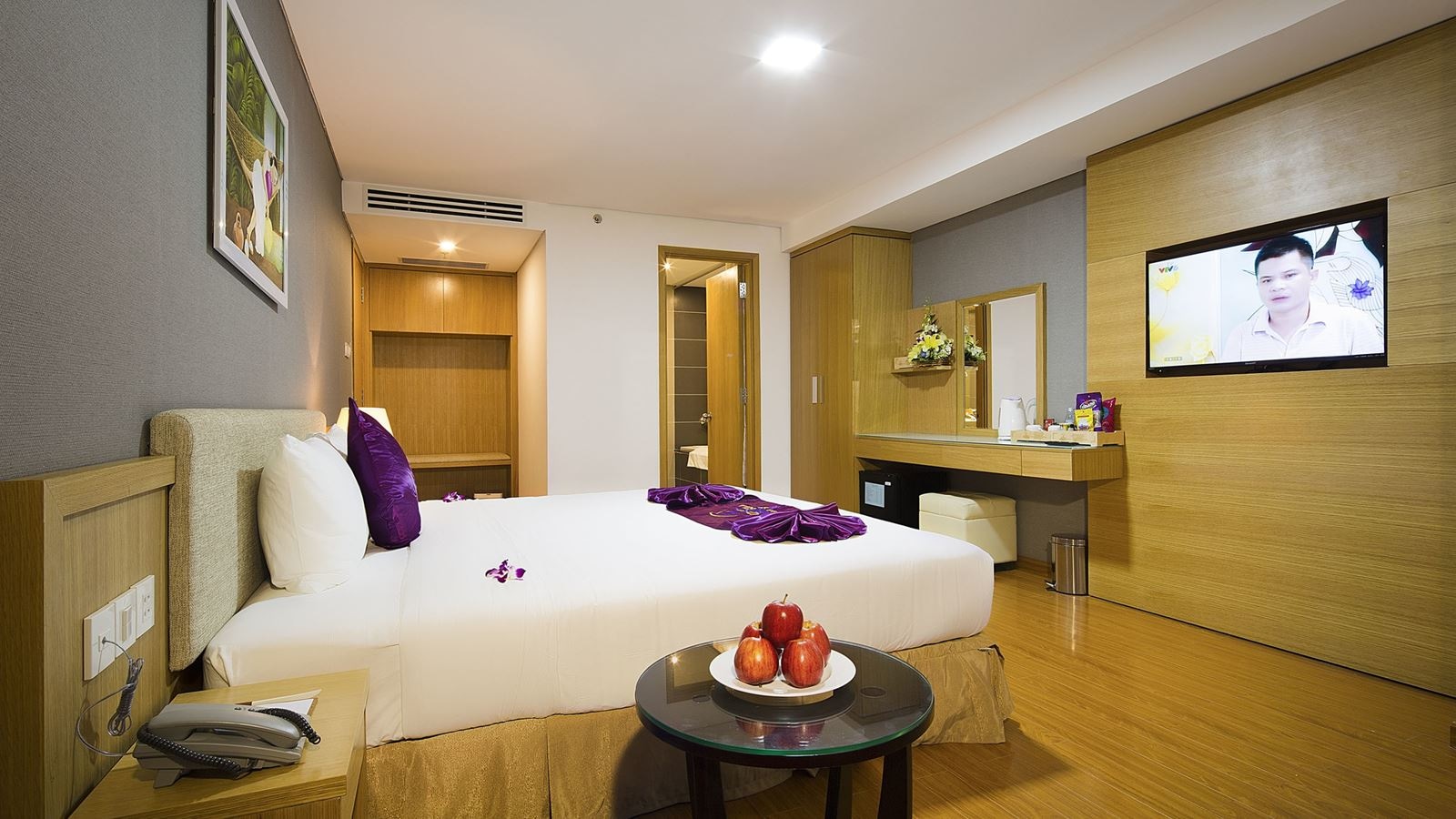 rooms-suite-sea-view-with-balcony